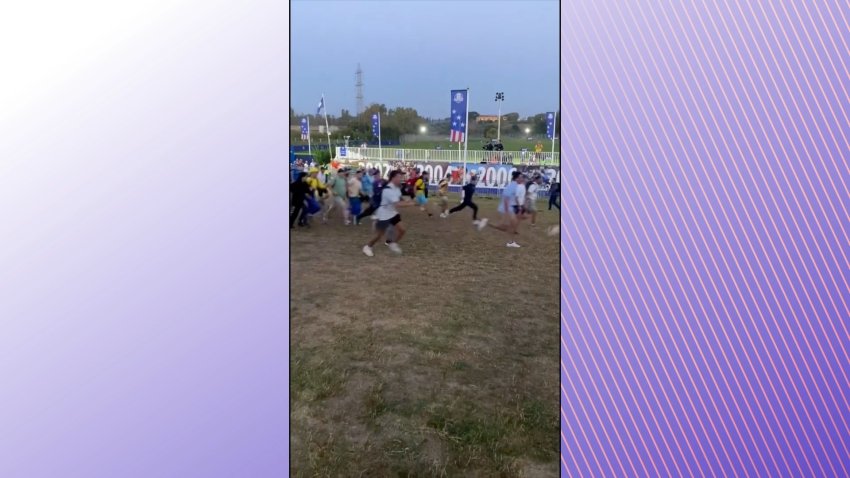 Fans rush from gates to first hole at Ryder Cup