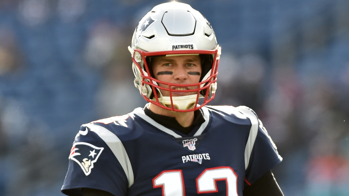 tom brady old helmet