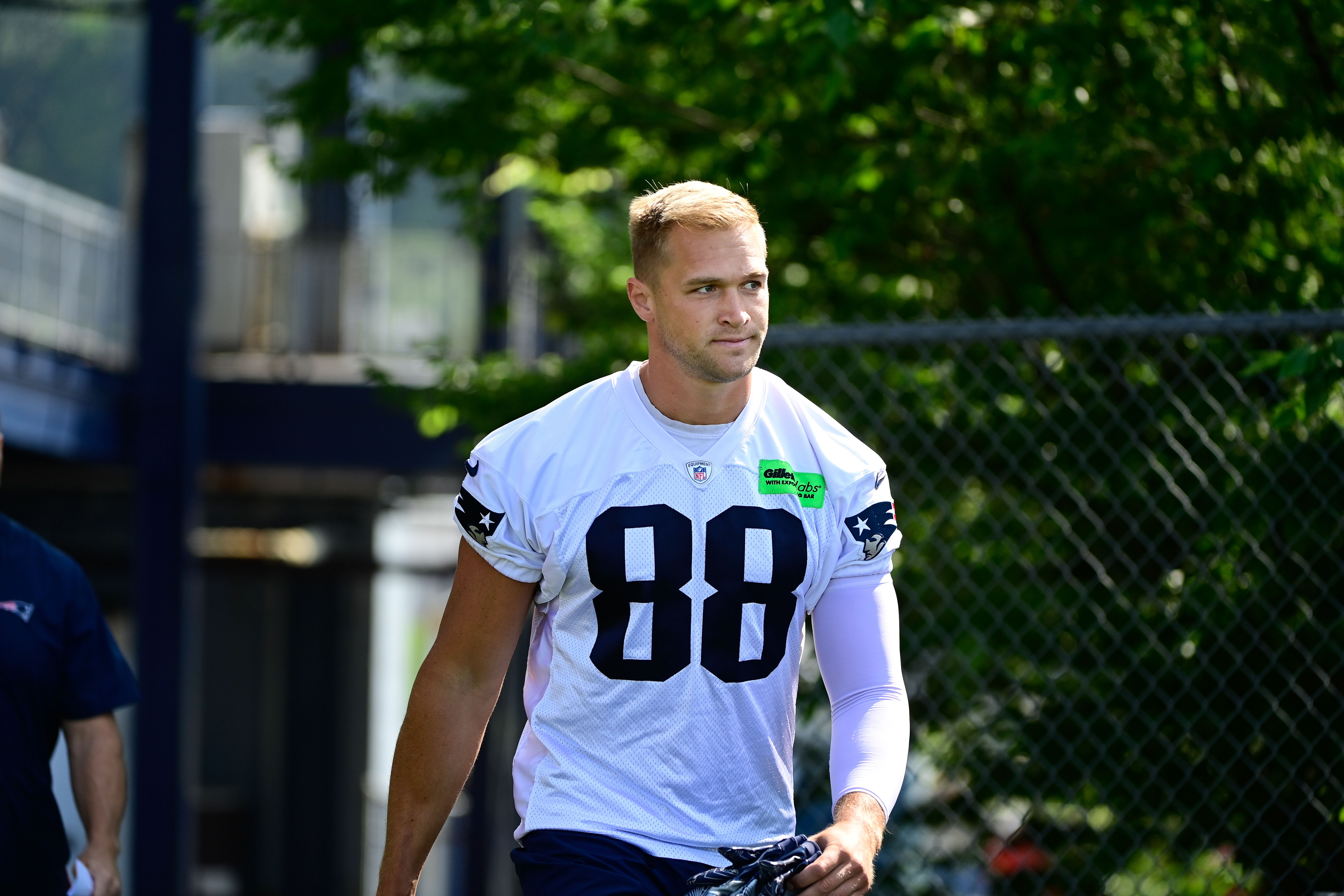 New Patriots tight end Mike Gesicki likes what he's seeing so far