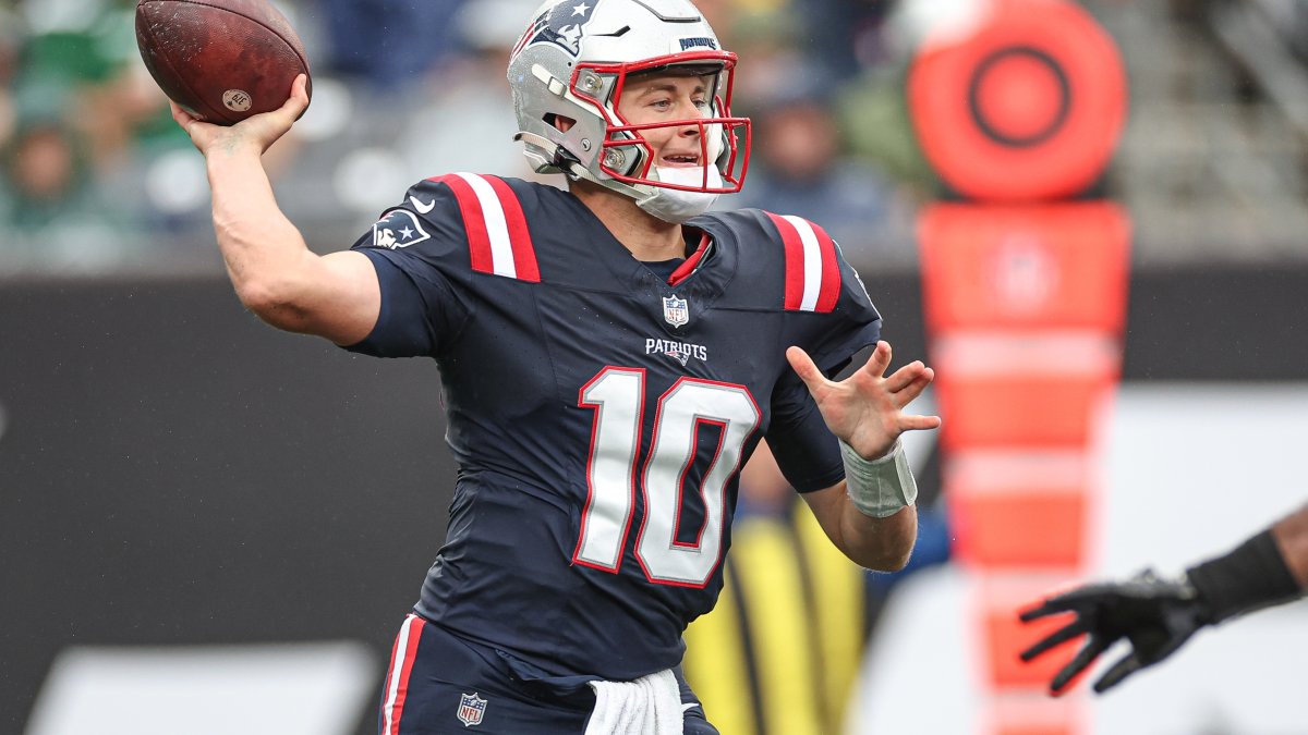 Mac Jones' catchable throws have lowered the New England Patriots