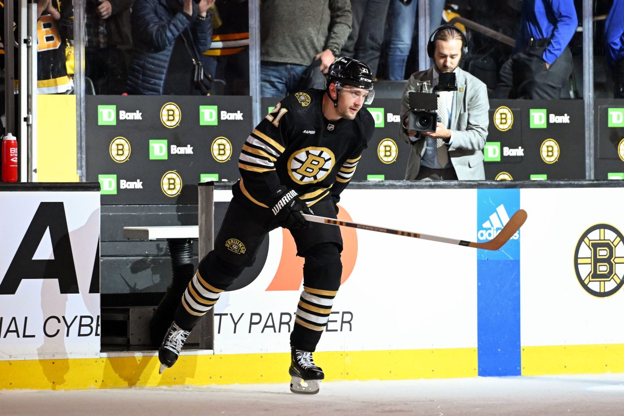 RUMOR: Bruins to circle back on star center Elias Lindholm