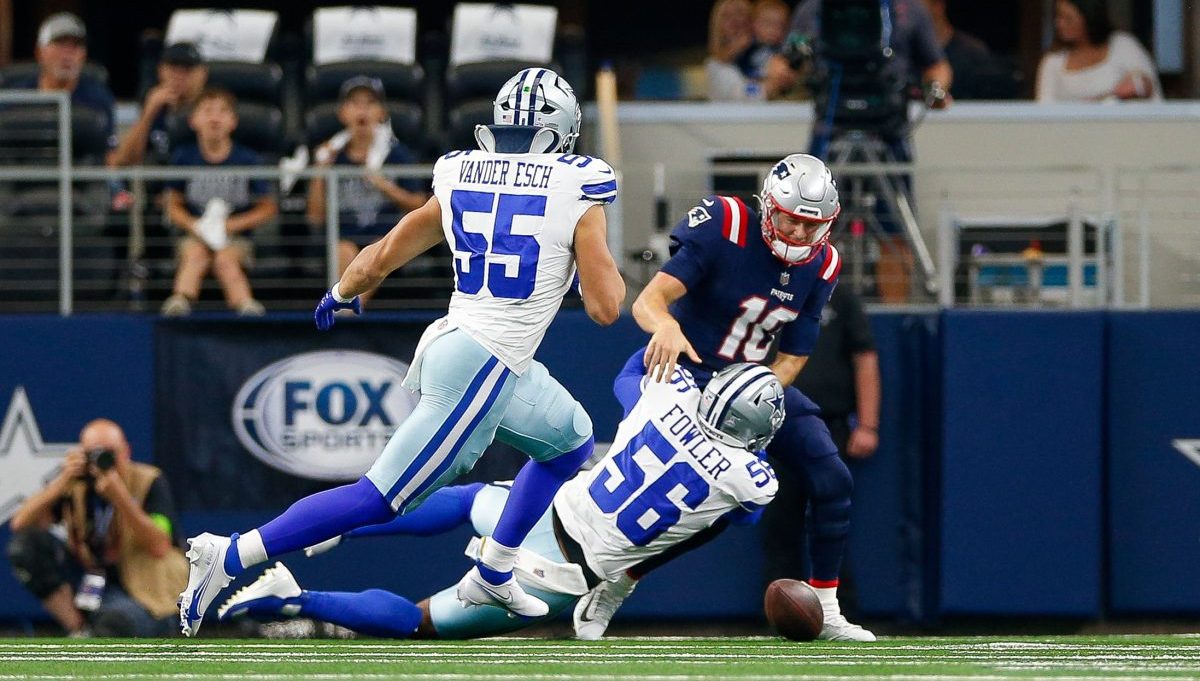 Watch Patriots coach Bill Belichick bench Mac Jones for Bailey