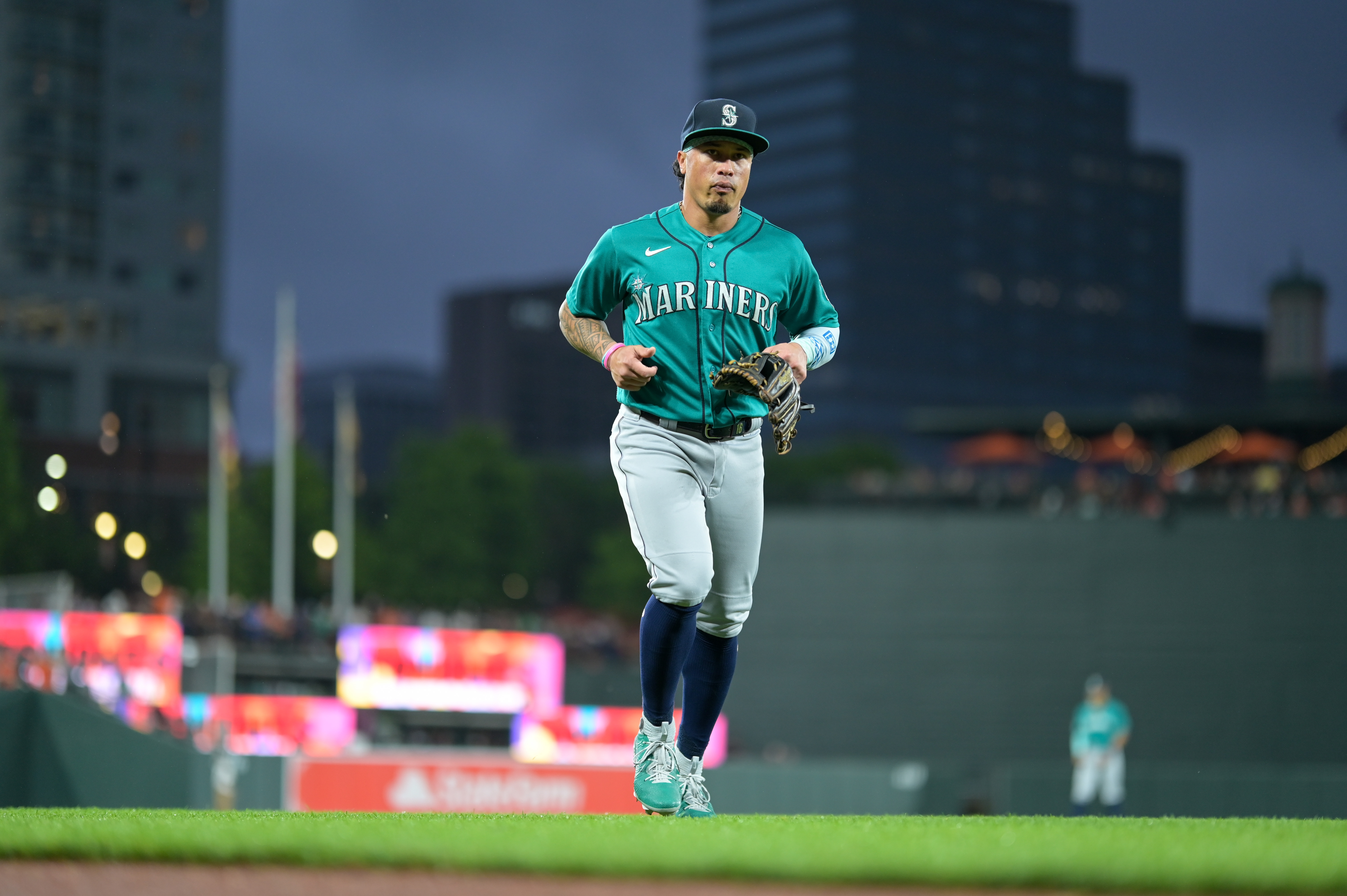 Seattle Mariners' Kolten Wong makes list of top 10 best second baseman in  2023