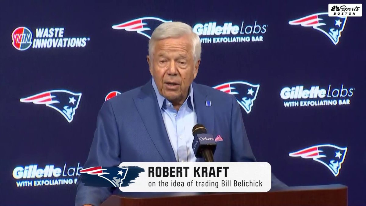 Bill Belichick and Robert Kraft Ended Final Press Conference With Really  Awkward Moment - Sports Illustrated