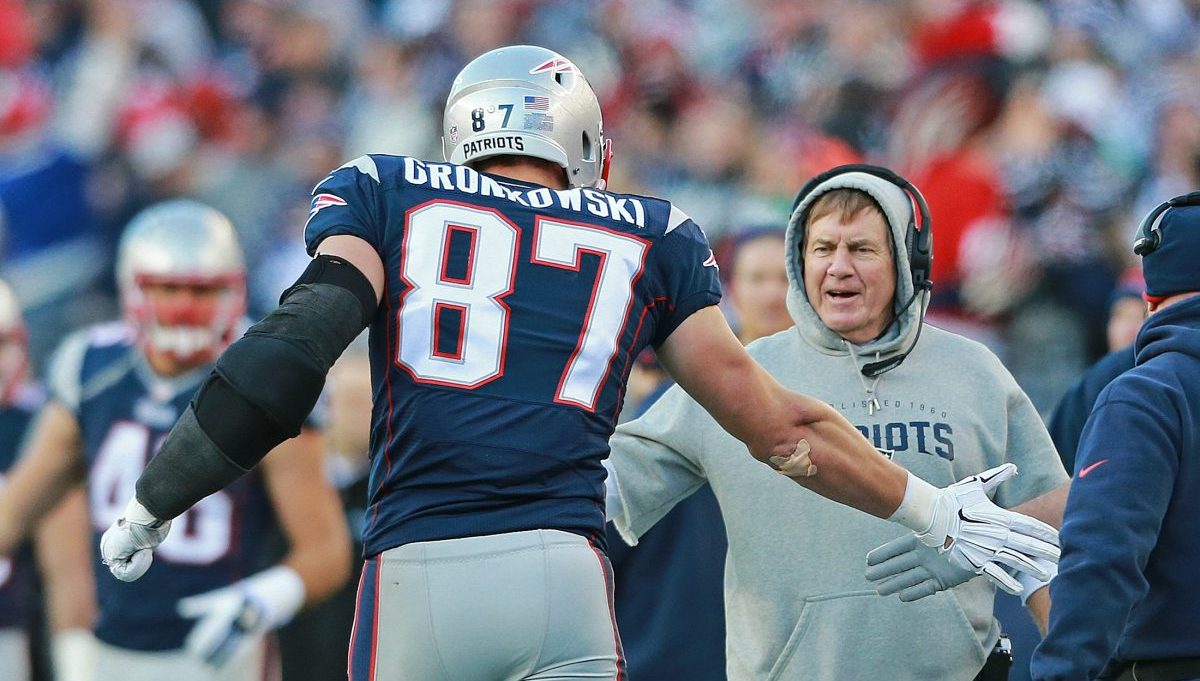 Rob Gronkowski Honors Former Patriots Coach Bill Belichick With ...