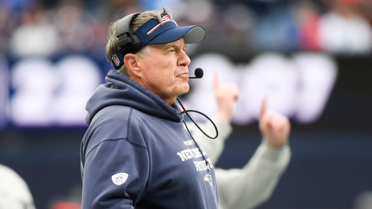 Belichick reacts to Patriots trading Uche to Chiefs