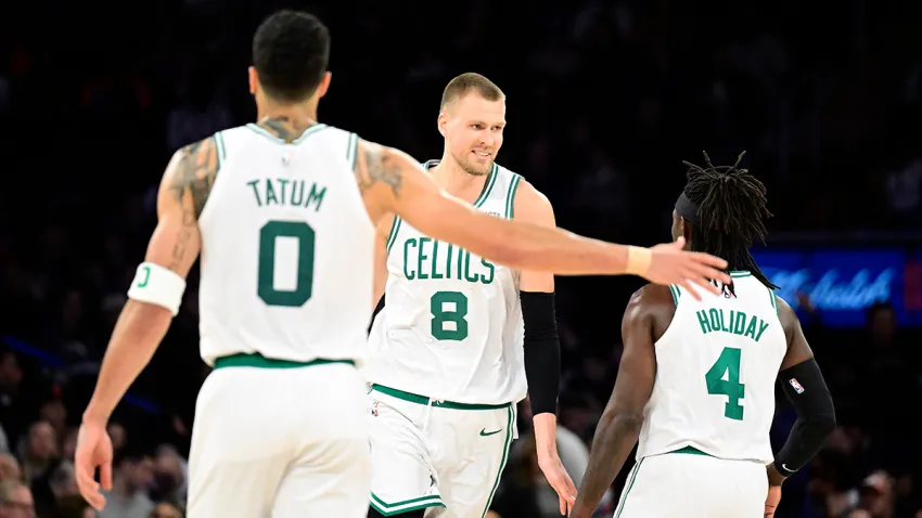 Inside the Boston Celtics (Super Sports Teams (Lerner ™ Sports))