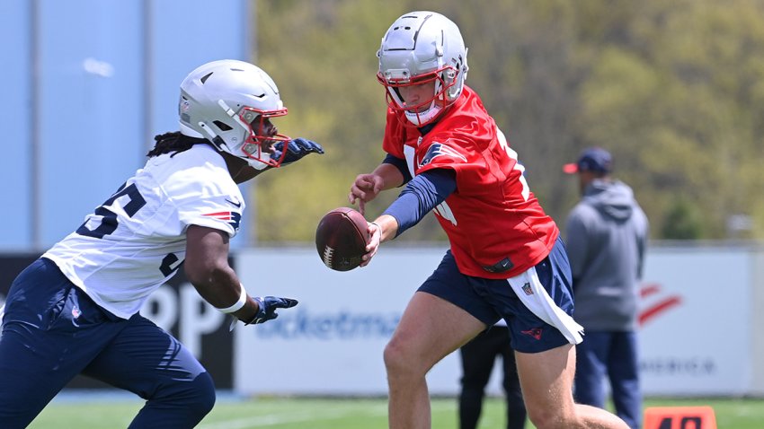 Patriots quarterback Drake Maye