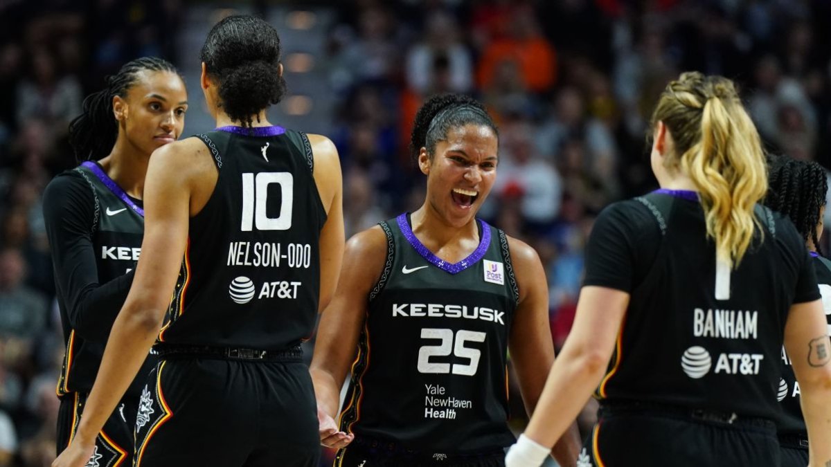 Sun star Alyssa Thomas, coach Stephanie White earn WNBA awards for May –  NBC Sports Boston