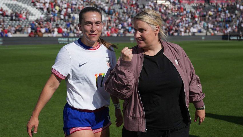 United States head coach Emma Hayes talks with Sam Coffey #17 after playing the Korea Republic