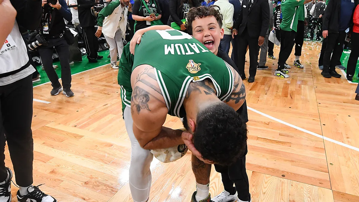 Watch Jayson Tatum celebrate with son Deuce after Celtics’ championship ...