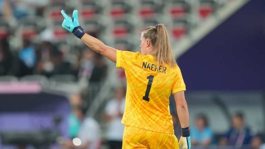 NICE, FRANCE – JULY 25: Alyssa Naeher #1 of the United States points during the second half of the Women’s group B match between United States and Zambia during the Olympic Games Paris 2024 at Stade de Nice on July 25, 2024 in Nice, France. (Photo by John Todd/ISI/Getty Images)