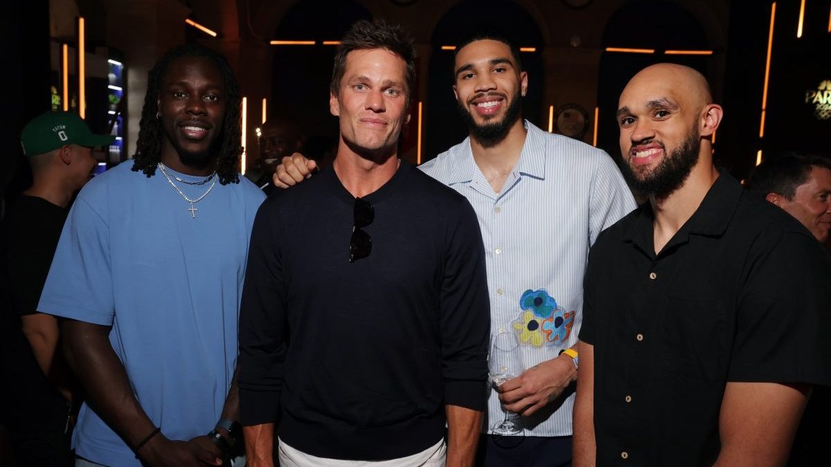 Tom Brady builds football lineup out of Team USA basketball players