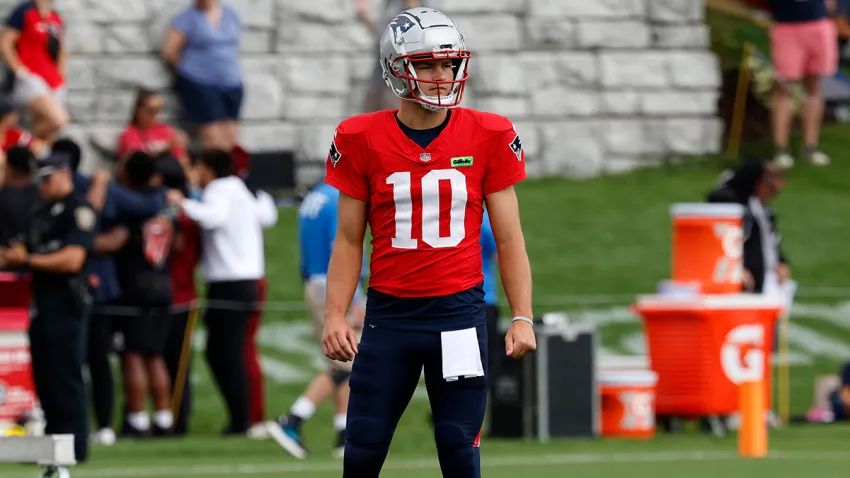 Patriots quarterback Drake Maye