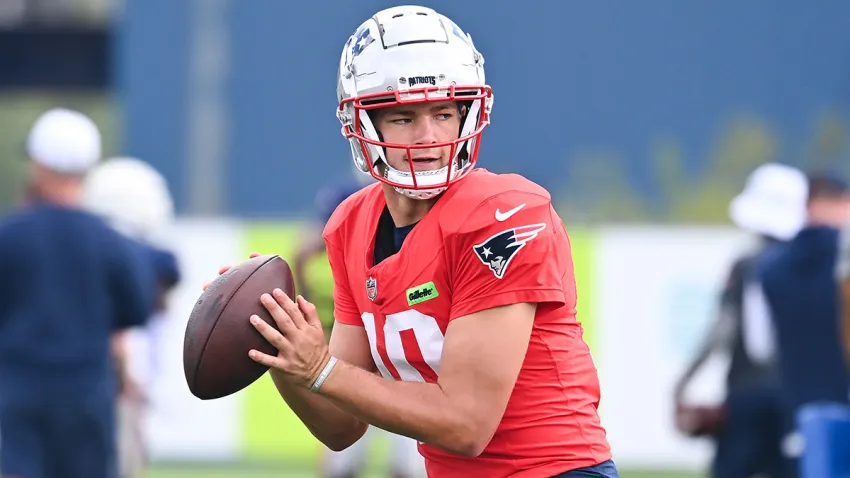 Patriots quarterback Drake Maye