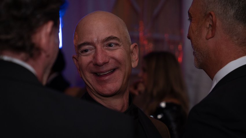 Amazon CEO Jeff Bezos mingles with guests at the 2019 Barnstable Brown Gala. May 3, 2019.
Bws7482