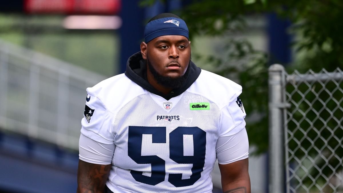 Patriots make changes to offensive line in practice due to Vederian Lowe injury – NBC Sports Boston