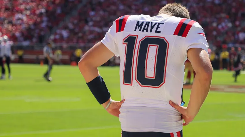 Patriots quarterback Drake Maye