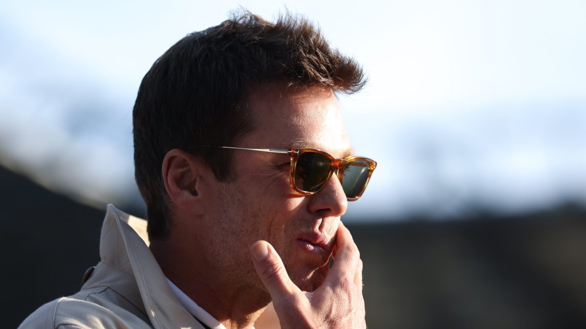 Wrexham fans banter Tom Brady with NSFW chant in Birmingham game NBC