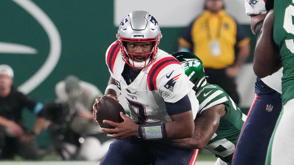 Jacoby Brissett Still Confident In Patriots Offensive Line Amid ...