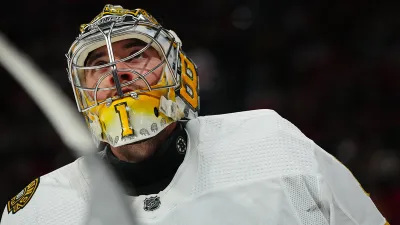 Bruins goaltender Jeremy Swayman