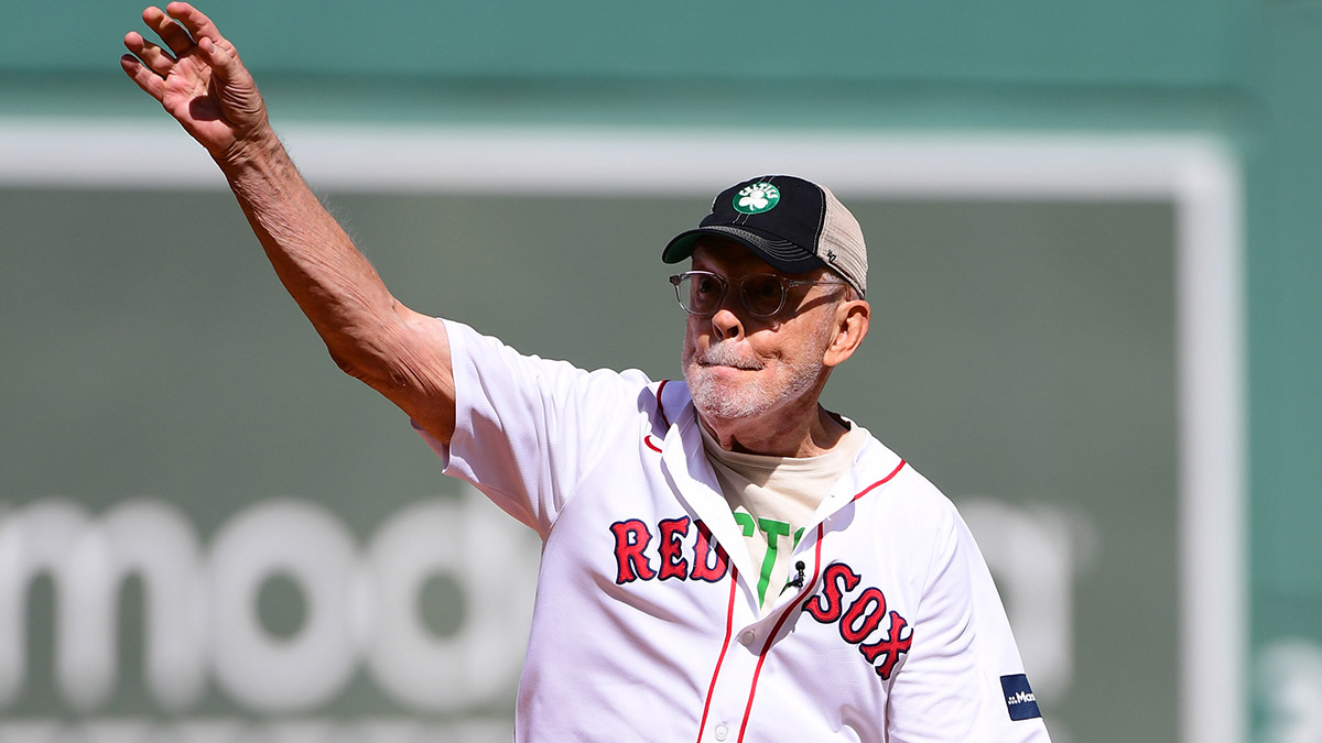 Celtics legend Mike Gorman throws out first pitch at Red SoxWhite Sox