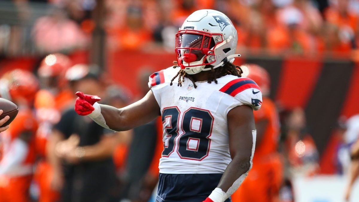 Patriots Report Card Run game, secondary ace first test of season