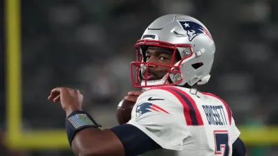 Why Patriots should look for veteran QB to back up Jacoby Brissett