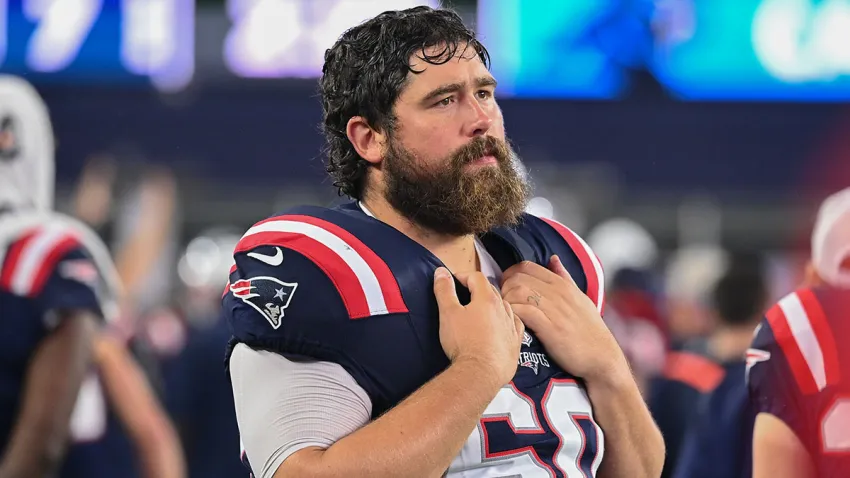 Patriots center David Andrews