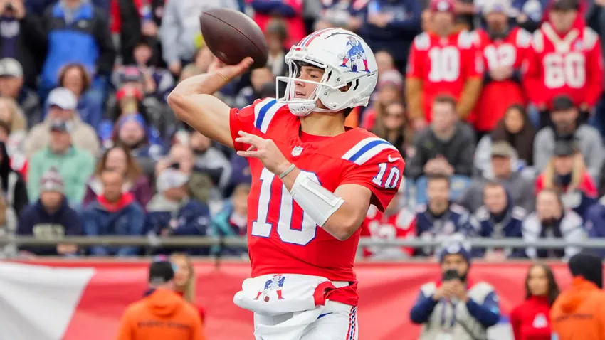 Patriots quarterback Drake Maye