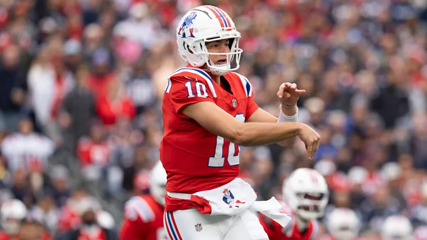 Patriots quarterback Drake Maye