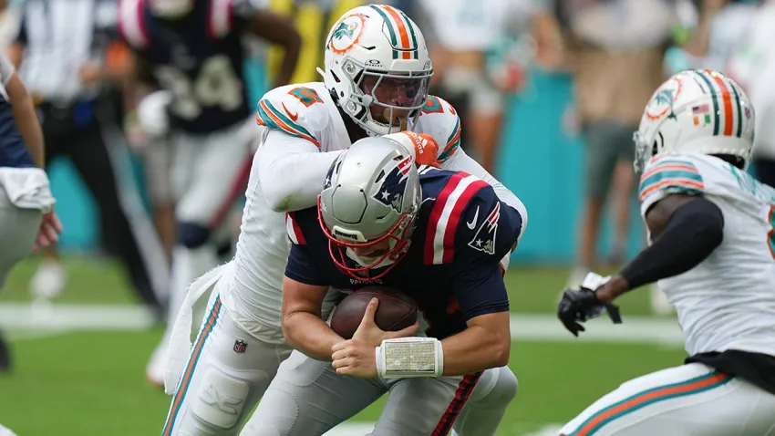 Patriots quarterback Mac Jones