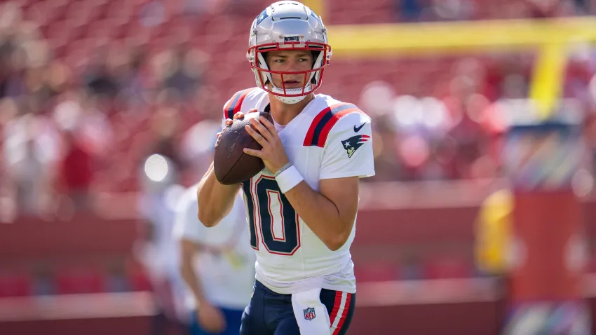 Sep 29, 2024; Santa Clara, California, USA; New England Patriots quarterback Drake Maye (10) during warmups before the game against the San Francisco 49ers at Levi’s Stadium. Mandatory Credit: Neville E. Guard-Imagn Images