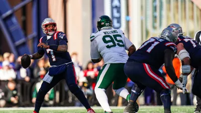 How the Patriots' chances to beat Titans change with Brissett vs. Maye