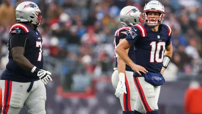 Patriots quarterback Drake Maye
