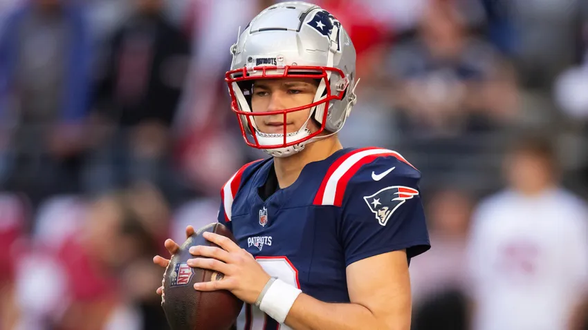 Patriots quarterback Drake Maye