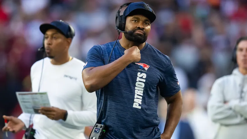 Patriots head coach Jerod Mayo