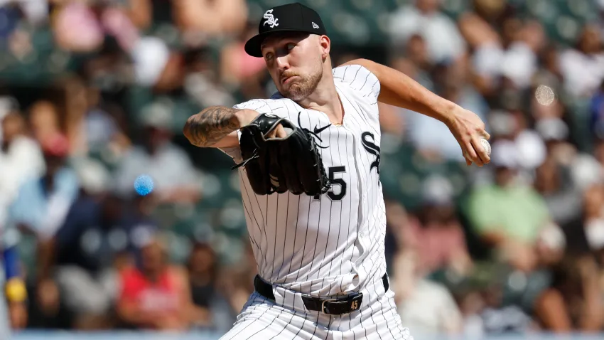 Sep 1, 2024; Chicago, Illinois, USA; Chicago White Sox starting pitcher Garrett Crochet (45) delivers a pitch against the New York Mets during the first inning at Guaranteed Rate Field. Mandatory Credit: Kamil Krzaczynski-USA TODAY Sports