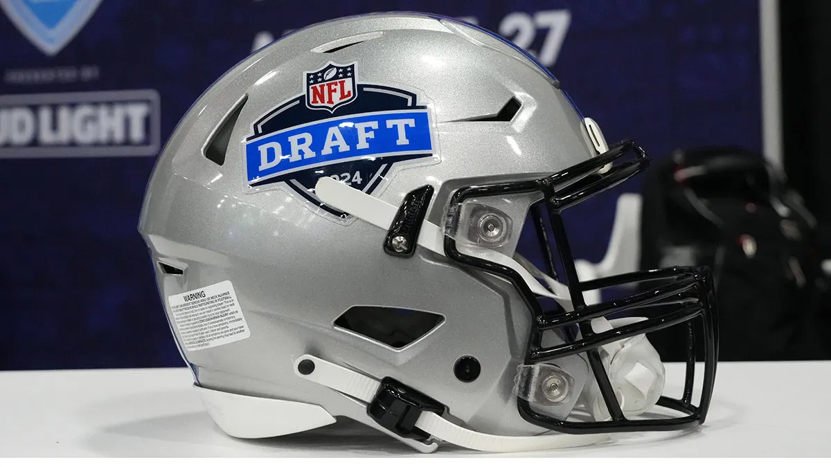 2025 nfl mock draft patriots bolster key position in espn s
