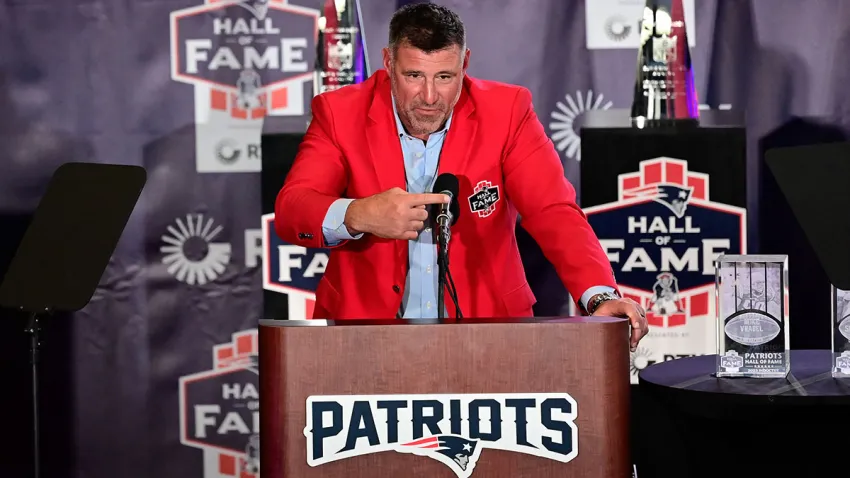 Former Patriots linebacker Mike Vrabel