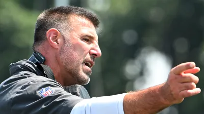 Perry: Availability of Mike Vrabel “looms large” after Mayo firing