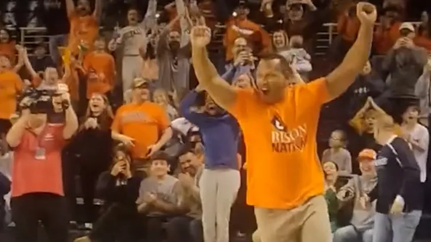Alex Rodriguez nails half-court shot to win $10K for Bucknell student