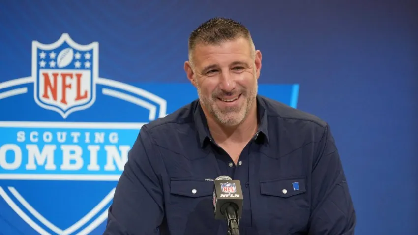 Patriots head coach Mike Vrabel
