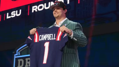 Patriots offensive tackle Will Campbell