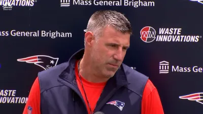 Mike Vrabel addresses social media video of Stefon Diggs on yacht in Miami