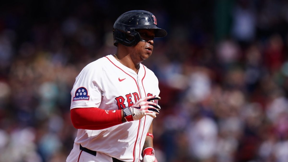 Devers calls out Red Sox front office for asking him to play first base