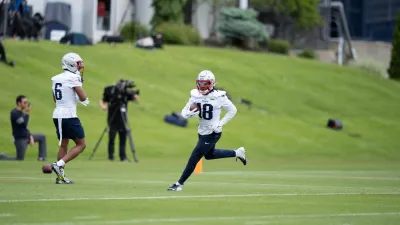 Rookie WR Kyle Williams pops in Patriots' OTAs