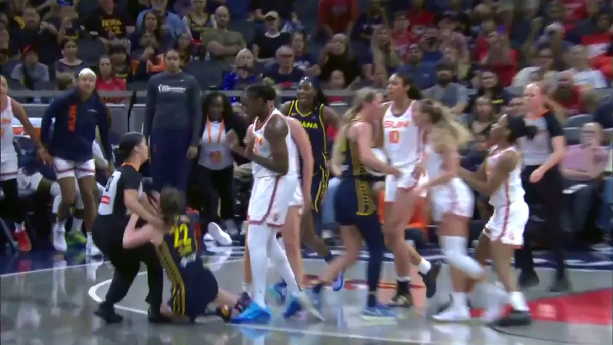WATCH: Caitlin Clark, Connecticut Sun get chippy after shoving match