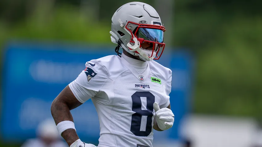 Patriots wide receiver Stefon Diggs