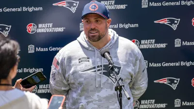 Patriots inside linebackers coach Zak Kuhr